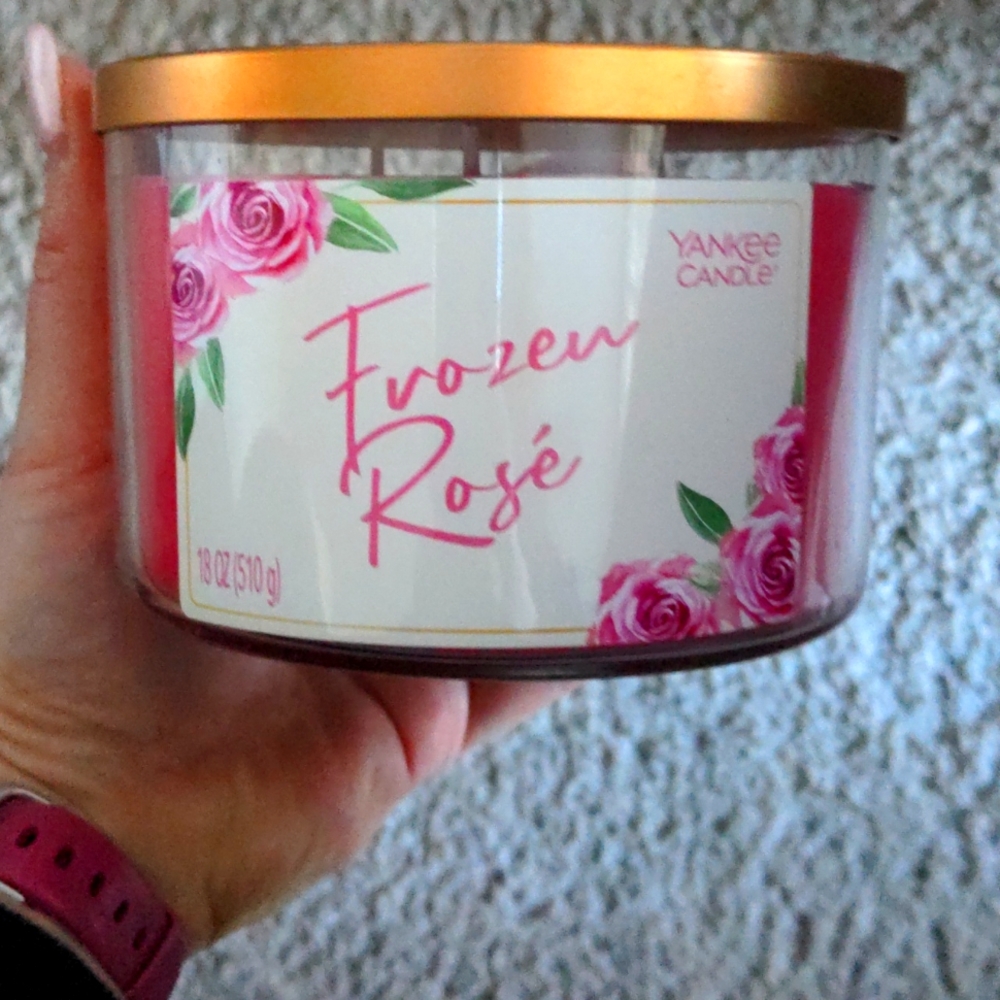 Frozen Rose Yankee candle